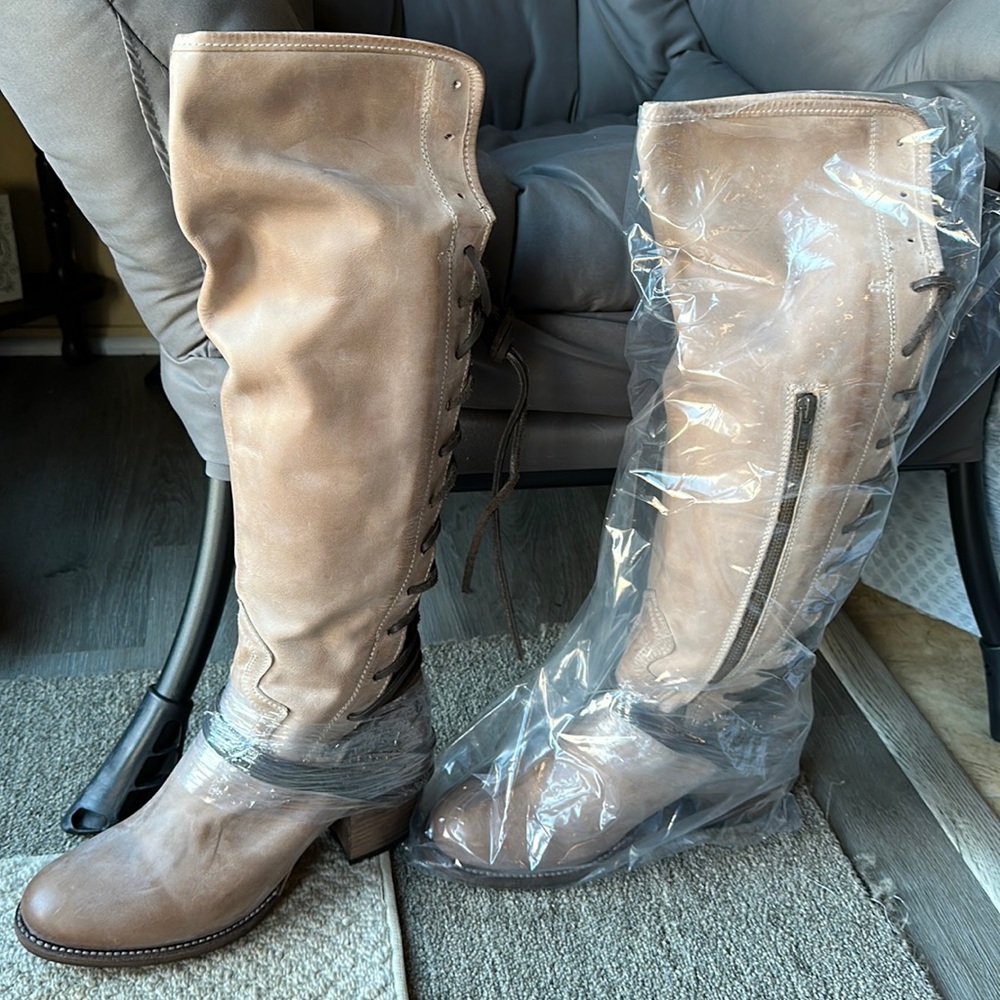 Freebird Boots NWT